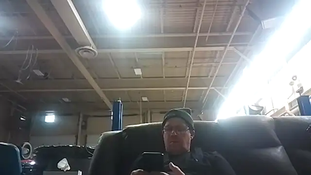 Snapshot of Cockrub1 chatting on January 29, 9:39 pm Cockrub1 online show from January 29, 9:39 pm