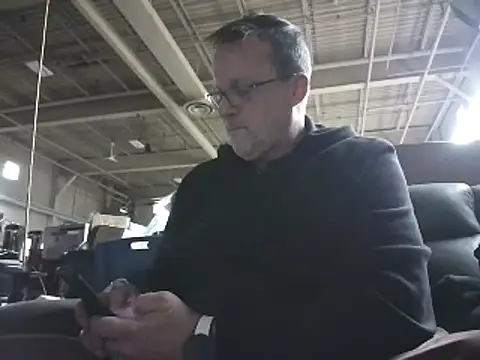 Snapshot of Cockrub1 chatting on December 27, 9:11 pm Cockrub1 online show from December 27, 9:11 pm