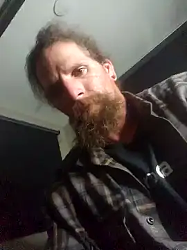 Snapshot of Crackkers chatting on December 12, 12:55 pm Crackkers online show from December 12, 12:55 pm