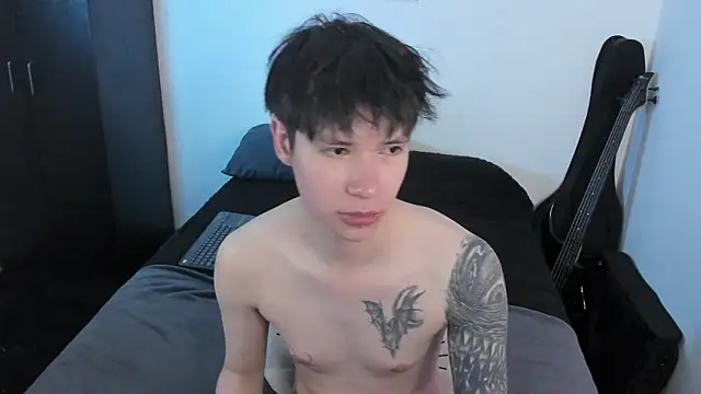Aventure Twinks online show from June 18, 8:36 pm