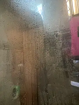 Snapshot of RoodoggXL chatting on January 18, 5:37 pm RoodoggXL online show from January 18, 5:37 pm