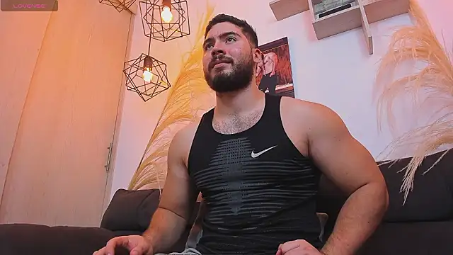 SebastianVilla  online show from March 3, 10:49 pm