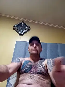 Snapshot of TrainedFinder5 chatting on September 30, 12:17 am TrainedFinder5 online show from September 30, 12:17 am