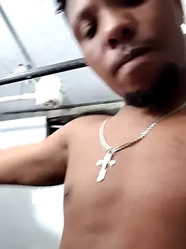 hugo3918  online show from October 22, 2:26 am