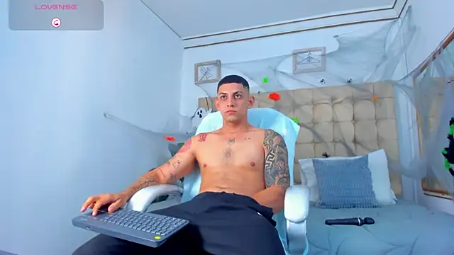 Alex cute77 online show from November 1, 10:52 am