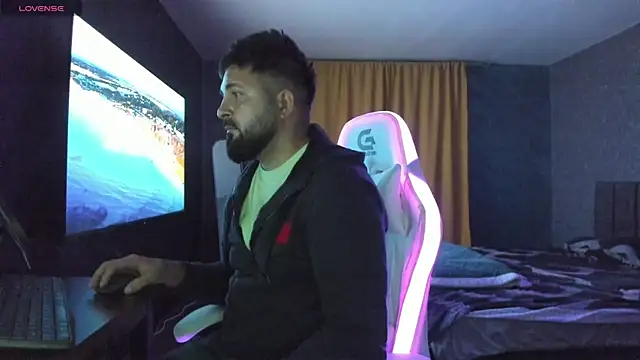 Snapshot of Eduu2322 chatting on September 25, 8:19 pm Eduu2322 online show from September 25, 8:19 pm