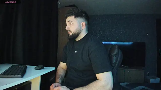 Snapshot of Eduu2322 chatting on January 12, 10:43 pm Eduu2322 online show from January 12, 10:43 pm