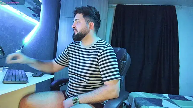 Snapshot of Eduu2322 chatting on February 2, 10:39 pm Eduu2322 online show from February 2, 10:39 pm