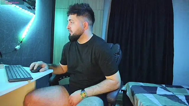 Snapshot of Eduu2322 chatting on February 12, 10:26 pm Eduu2322 online show from February 12, 10:26 pm