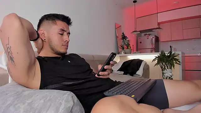 Snapshot of Chriskyle_ chatting on February 9, 8:13 pm Chriskyle  online show from February 9, 8:13 pm