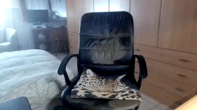 papillonhotofficial online show from March 4, 9:18 am