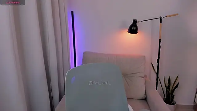 kim lian21 online show from October 3, 11:04 am