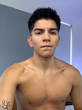 santiago 01 online show from November 28, 8:55 pm