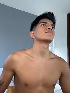 santiago 01 online show from November 29, 8:55 pm