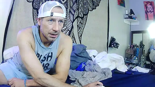 Snapshot of Obi-Spun-Kenobi chatting on January 4, 1:21 am Obi-Spun-Kenobi online show from January 4, 1:21 am