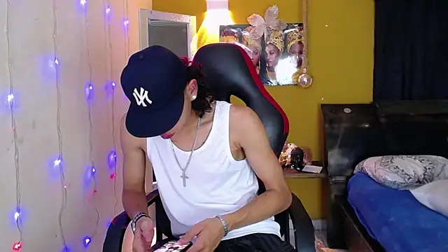 Snapshot of Harry_jhonsson chatting on January 10, 2:46 am Harry jhonsson online show from January 10, 2:46 am