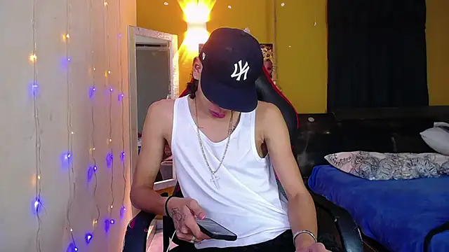 Snapshot of Harry_jhonsson chatting on January 13, 6:06 am Harry jhonsson online show from January 13, 6:06 am