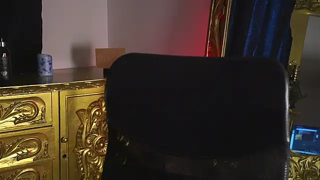 Snapshot of dantecoppolaa_ chatting on January 21, 12:46 pm dantecoppolaa  online show from January 21, 12:46 pm