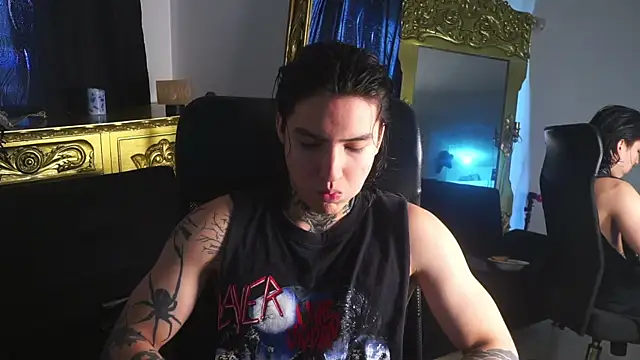 Snapshot of dantecoppolaa_ chatting on January 11, 5:07 pm dantecoppolaa  online show from January 11, 5:07 pm