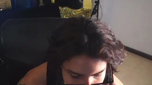 Snapshot of dantecoppolaa_ chatting on February 27, 7:15 pm dantecoppolaa  online show from February 27, 7:15 pm