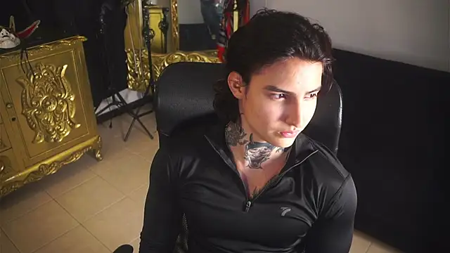 Snapshot of dantecoppolaa_ chatting on February 27, 12:19 am dantecoppolaa  online show from February 27, 12:19 am
