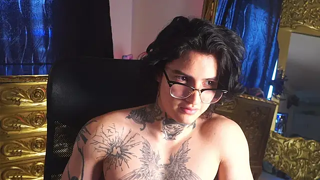 Snapshot of dantecoppolaa_ chatting on December 8, 5:22 pm dantecoppolaa  online show from December 8, 5:22 pm