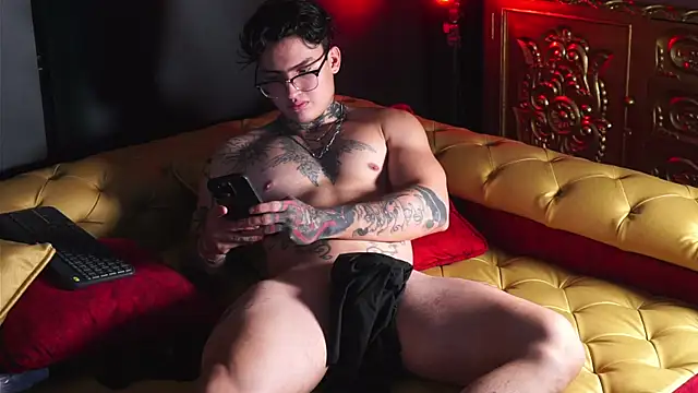 dantecoppolaa  online show from December 5, 1:24 am