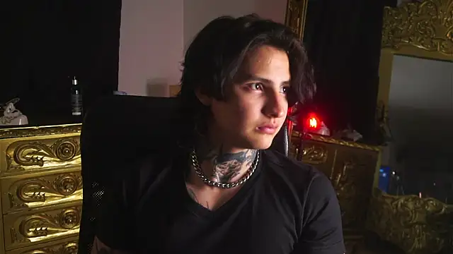 Snapshot of dantecoppolaa_ chatting on January 19, 1:21 am dantecoppolaa  online show from January 19, 1:21 am