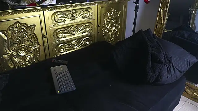 Snapshot of dantecoppolaa_ chatting on January 16, 11:48 pm dantecoppolaa  online show from January 16, 11:48 pm