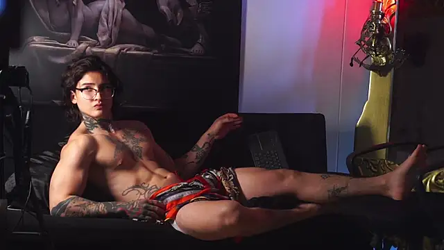 Snapshot of dantecoppolaa_ chatting on March 19, 8:43 pm dantecoppolaa  online show from March 19, 8:43 pm