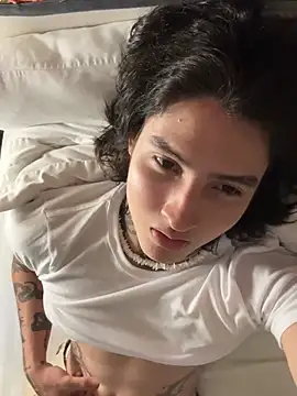 Snapshot of dantecoppolaa_ chatting on January 26, 4:41 pm dantecoppolaa  online show from January 26, 4:41 pm