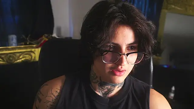 Snapshot of dantecoppolaa_ chatting on February 18, 2:49 pm dantecoppolaa  online show from February 18, 2:49 pm