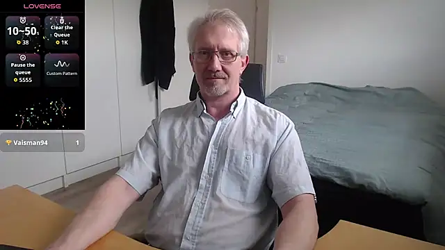 tom-swede online show from March 15, 1:40 pm