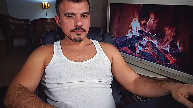 officeman7 online show from December 25, 5:26 pm