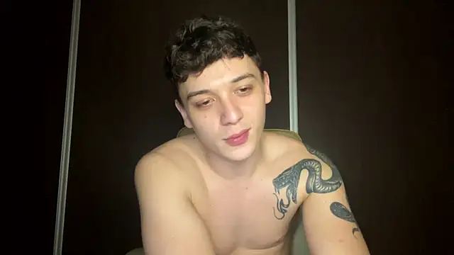 Snapshot of Joedonovan1 chatting on February 20, 7:19 pm Joedonovan1 online show from February 20, 7:19 pm