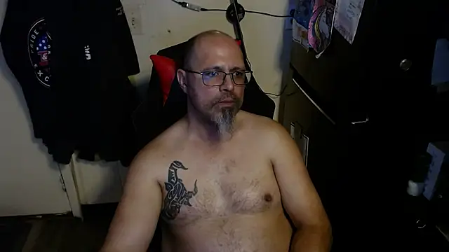 KrazyLegz online show from April 1, 10:51 pm