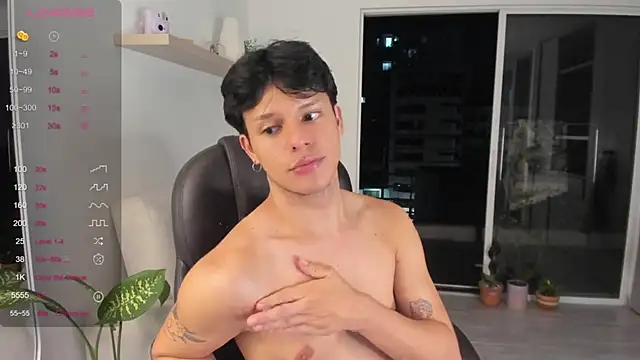 Snapshot of Alexxblue chatting on December 4, 5:27 am Alexxblue online show from December 4, 5:27 am