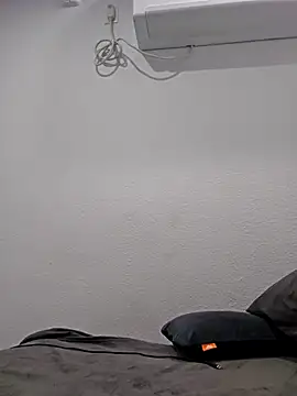 Iliketocooksquirt25 online show from December 17, 3:03 am