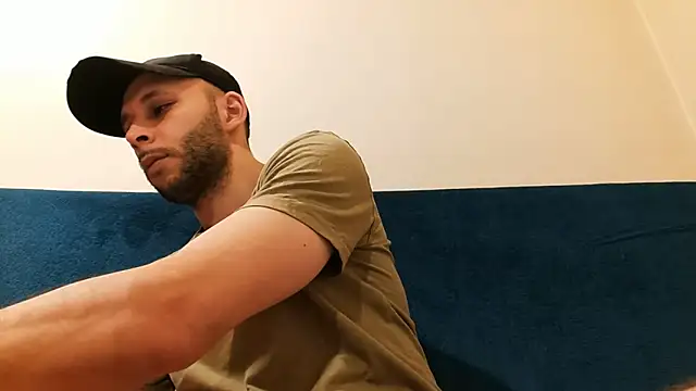 henryaxe online show from January 25, 8:00 pm