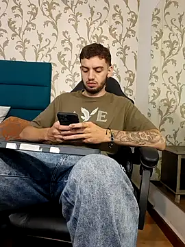 Michael magno online show from April 5, 11:34 pm