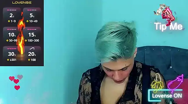 Snapshot of Liamscott_ chatting on February 3, 2:03 am Liamscott  online show from February 3, 2:03 am