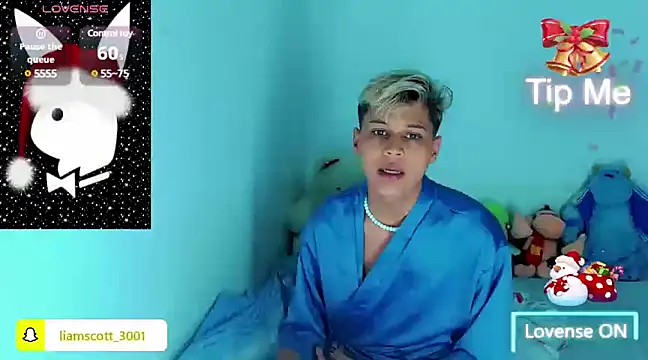 Snapshot of Liamscott_ chatting on December 15, 11:53 pm Liamscott  online show from December 15, 11:53 pm
