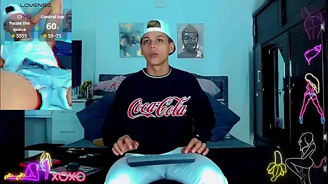 Snapshot of Liamscott_ chatting on September 28, 9:57 pm Liamscott  online show from September 28, 9:57 pm