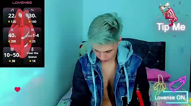 Snapshot of Liamscott_ chatting on January 25, 4:23 am Liamscott  online show from January 25, 4:23 am