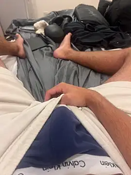 h0rnyguy001 online show from February 15, 11:18 am