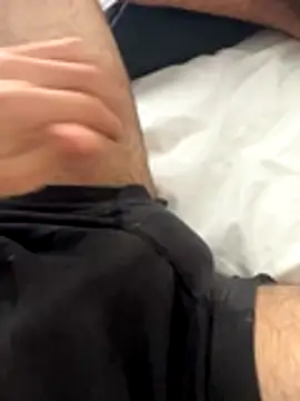 h0rnyguy001 online show from November 10, 12:32 pm