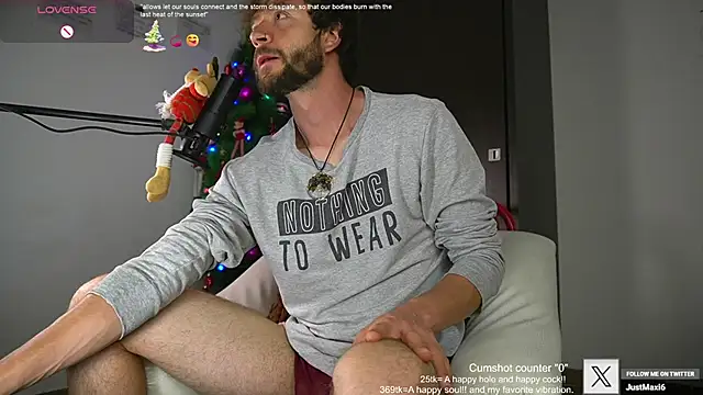 Snapshot of just_maxii chatting on December 29, 11:39 pm just maxii online show from December 29, 11:39 pm