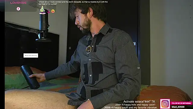 Snapshot of just_maxii chatting on February 1, 10:55 pm just maxii online show from February 1, 10:55 pm