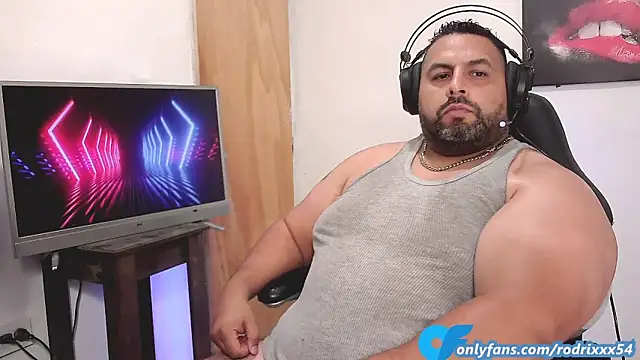 Snapshot of rodrix54 chatting on January 4, 1:10 am rodrix54 online show from January 4, 1:10 am