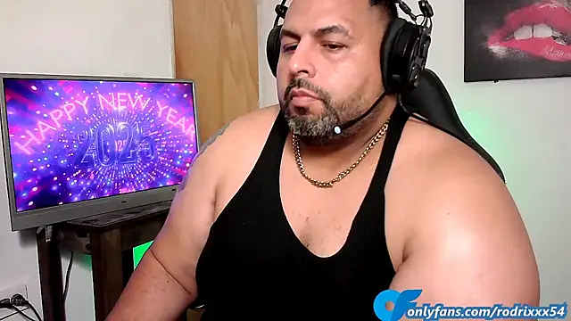Snapshot of rodrix54 chatting on January 1, 11:07 pm rodrix54 online show from January 1, 11:07 pm